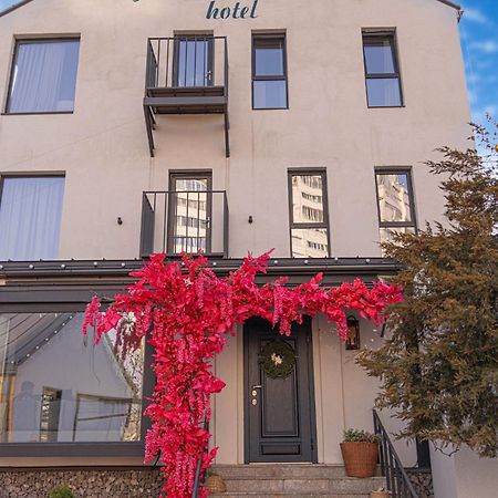 Mosh Mosh Boutique Hotel Almaty Exterior photo